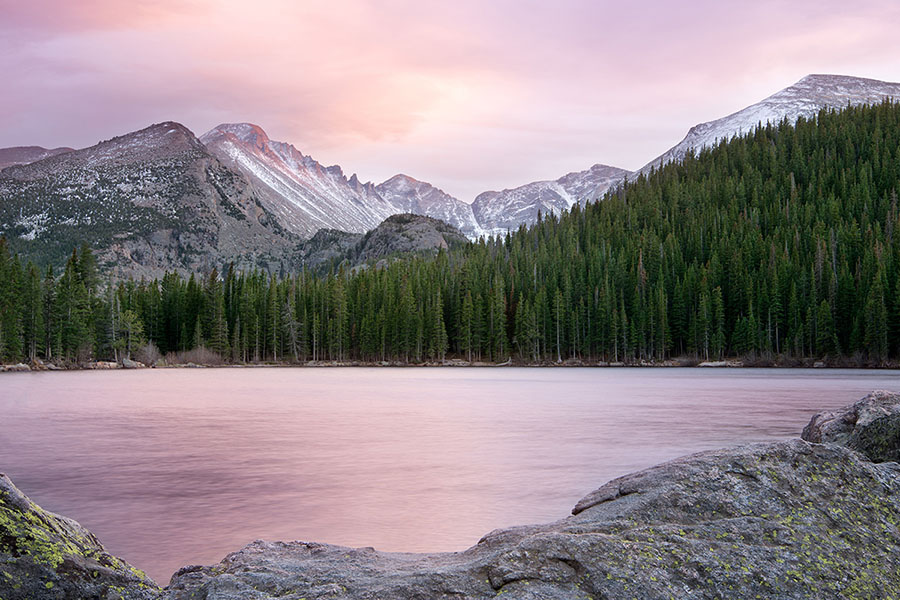 Lac Bear dans le parc national des Montagnes Rocheuses